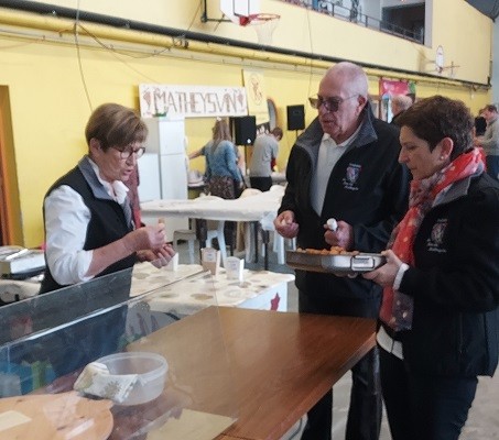 1 le stand 3 2