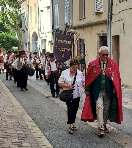 2 le defile 22 