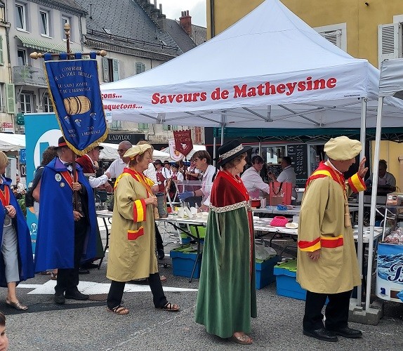 2 le stand de la confrerie 10 