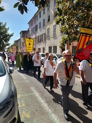 3 defile 23 confrerie de l olivier du languedoc roussillon