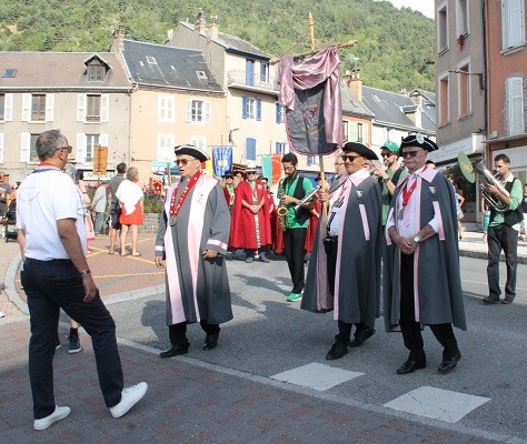 3 defile 27 
